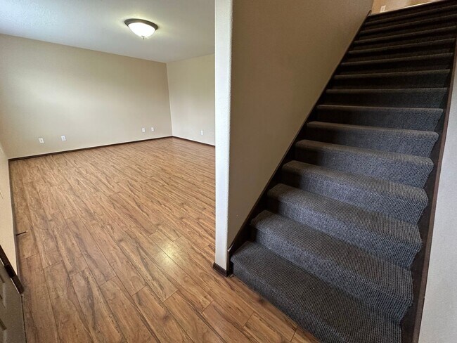 Building Photo - 2100 N Chestnut St