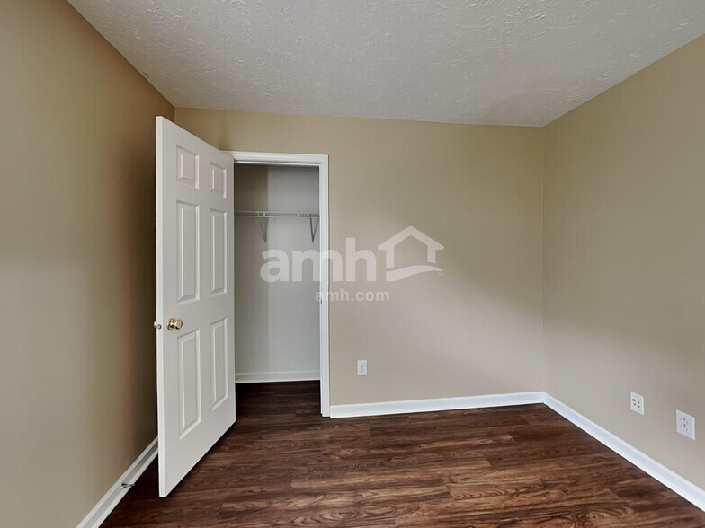 Building Photo - 5391 Ripplingbrook Way