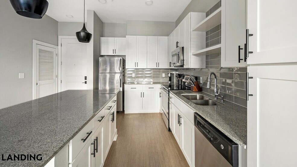 Building Photo - 15401 Chenal Pkwy