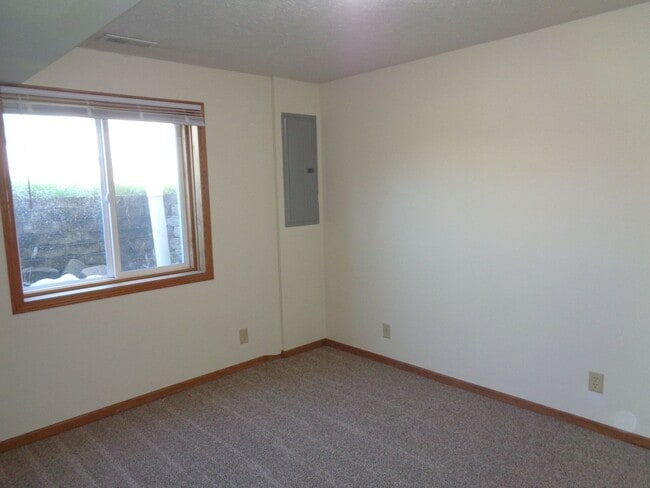 Building Photo - 21