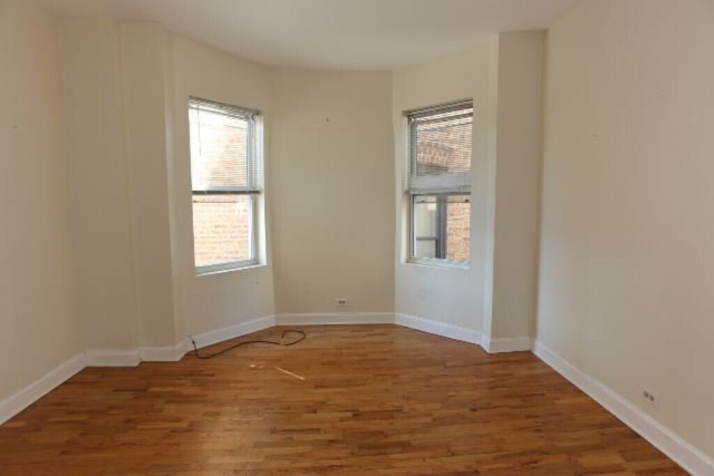 Building Photo - 1411 W Erie St