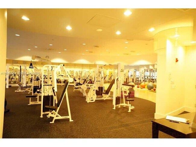 Building Photo - 5600 Collins Ave