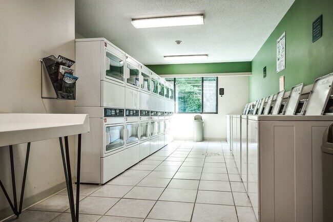 Building Photo - 1500 Worcester Rd