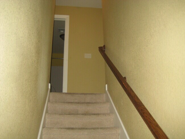 Building Photo - 15 Bluestem Ln