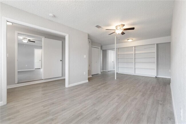 Building Photo - 4806 Pecan Springs Rd