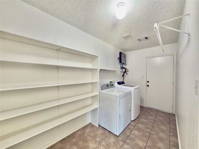 Building Photo - 7817 Marble Ridge Dr