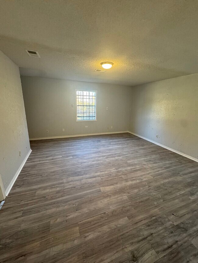 Building Photo - 1814 State St