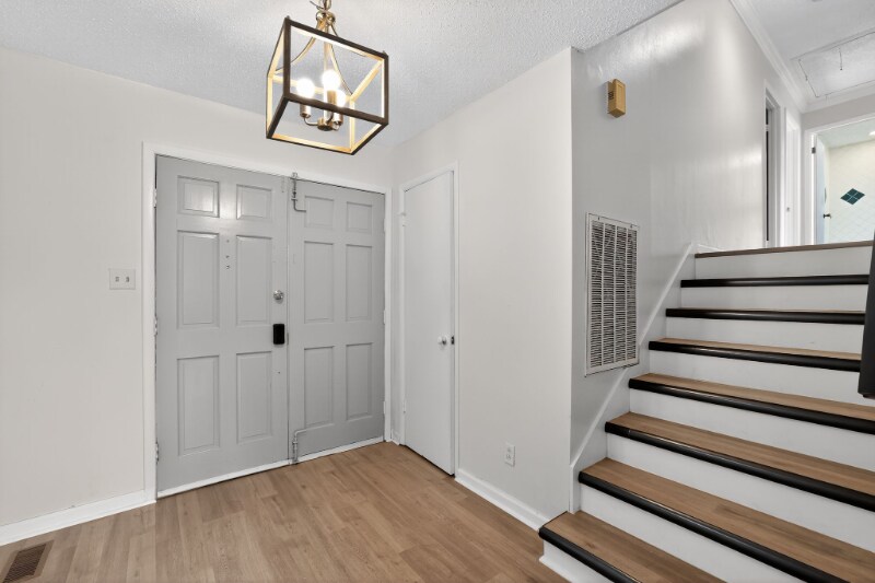 Building Photo - 2214 Windsong Trail