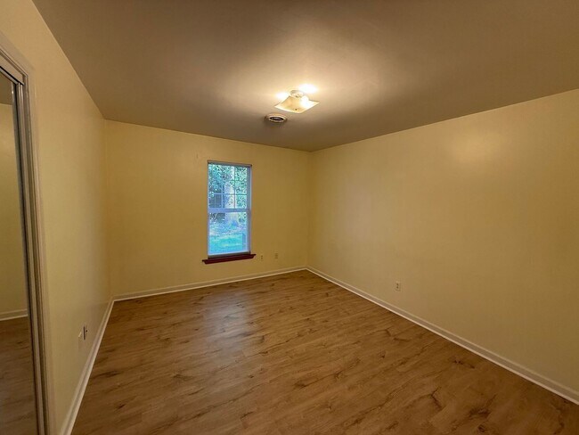 Building Photo - 173 Corey Cir