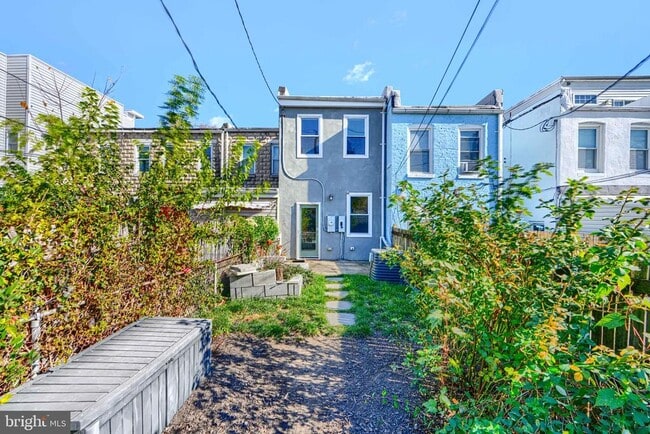 Building Photo - 3528 Hickory Ave