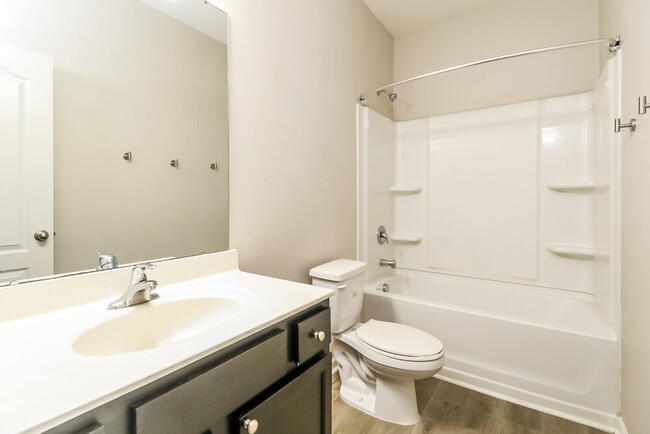 Building Photo - 2521 Meadow Crossing Dr