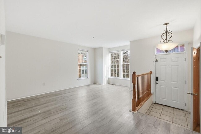 Building Photo - 10606 Fitzgibbon Ct