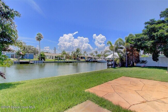 Building Photo - 331 Carmine Dr