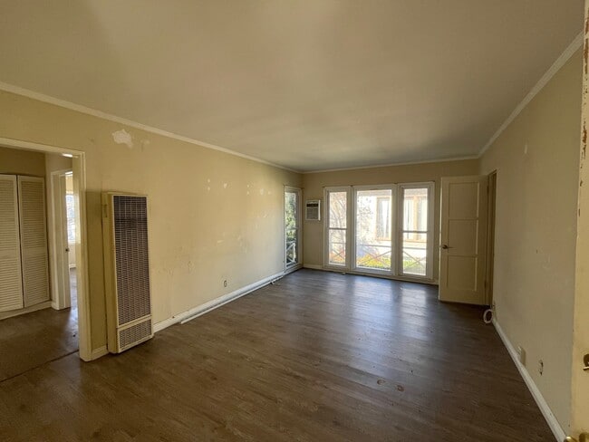 Building Photo - 128 N Maple Street