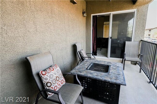 Building Photo - Beautiful townhouse for Rent!