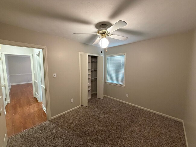 Building Photo - Gorgeous & Spacious Home Now Available