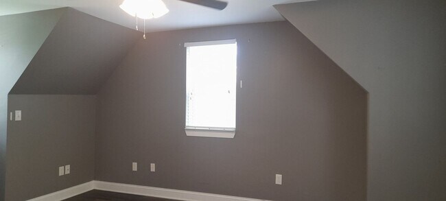 Building Photo - COMING SOON - 2 Bedroom 2 Bath home with f...
