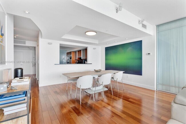 Building Photo - 1331 Brickell Bay Dr