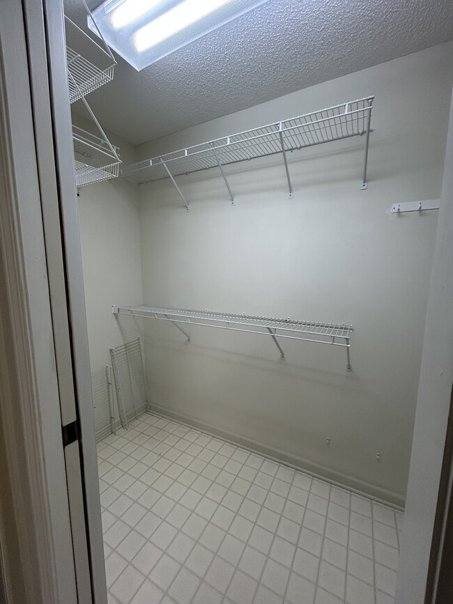 Building Photo - 140 Havenridge Cir