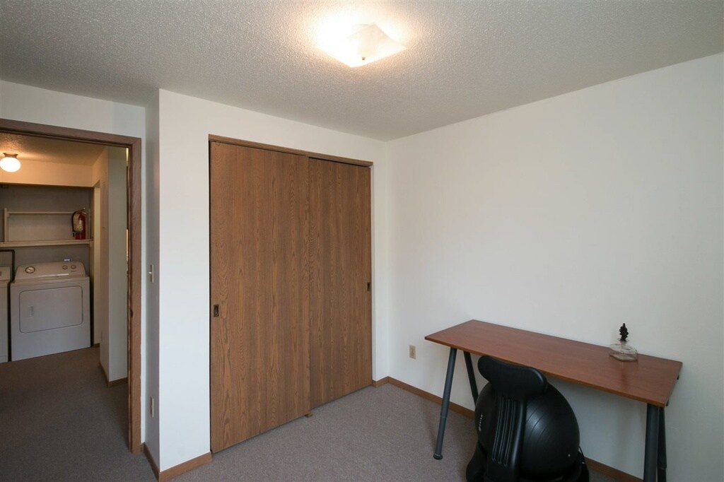 Building Photo - 812 Benton Dr