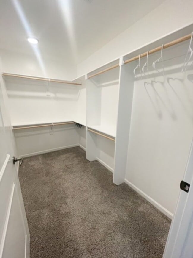 Building Photo - Italian Estates Property Management