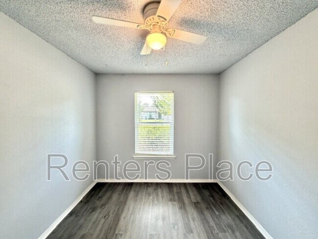 Building Photo - 1505 N Poplar Ave