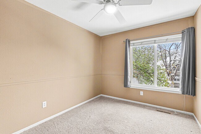 Building Photo - 2669 S Deframe Cir