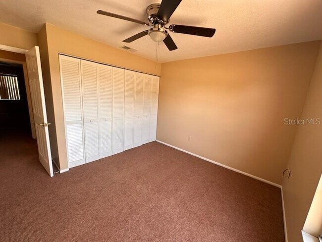 Building Photo - 350 Buttonwood Dr