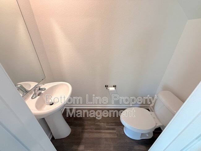 Building Photo - 445 Belcaro Dr