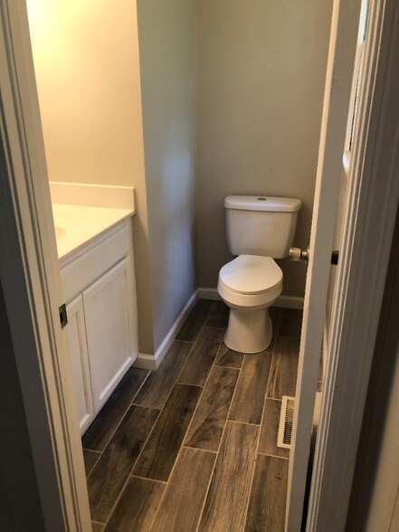 Building Photo - 275 Dan Valley Rd