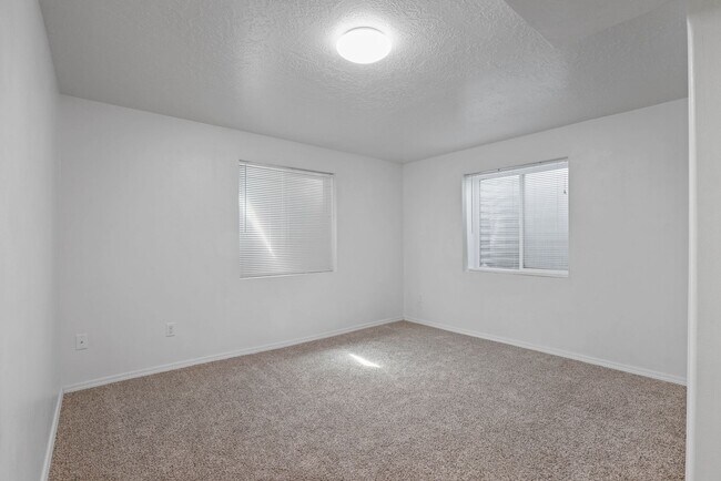 Building Photo - 5 Bed 3 Bath Home in Rigby