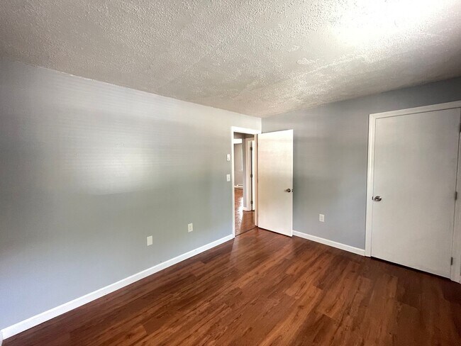 Building Photo - 179 Loudon Rd