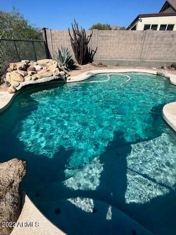 Sparkling pool - 43220 N Outer Bank Dr
