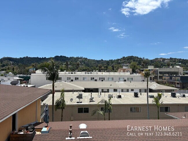Building Photo - 4348 Mammoth Ave