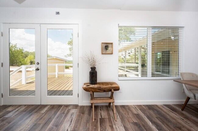 Building Photo - Extravagant 5 Star Vacation Home - Your Private Retreat in Hill Country, Wimberley Texas