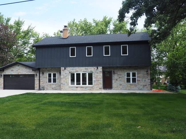Primary Photo - 9906 145th Pl