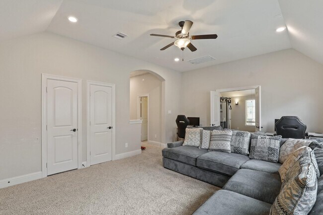 Building Photo - 5730 Balcones Ridge Ln