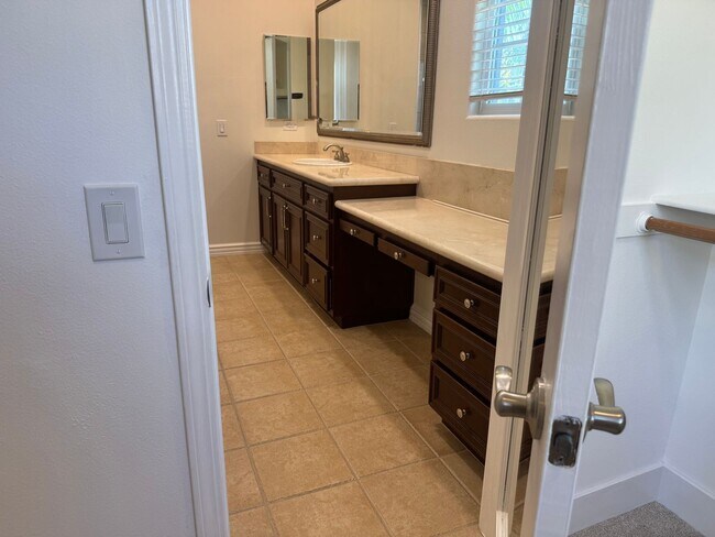 Building Photo - 3273 Canopy Dr