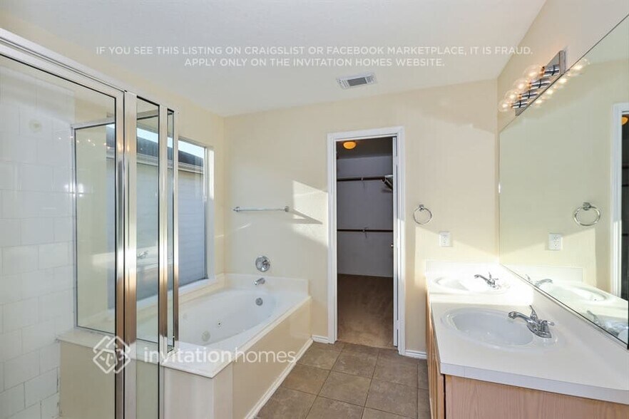 Building Photo - 21407 Somerset Park Ln