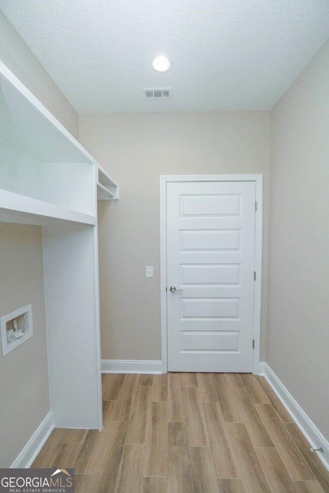 Building Photo - 191 Ryan Nicholas Dr