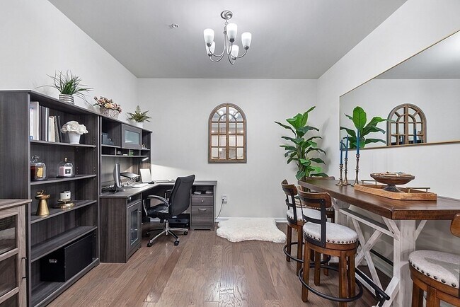 Building Photo - 120 University Ave