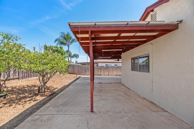 Building Photo - 10359 Londonderry Ave