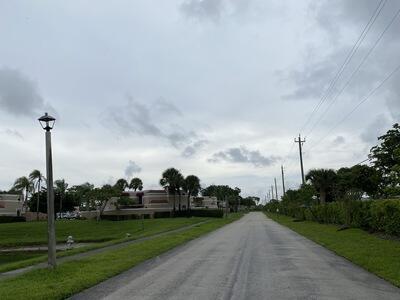 Building Photo - 3900 Village Dr