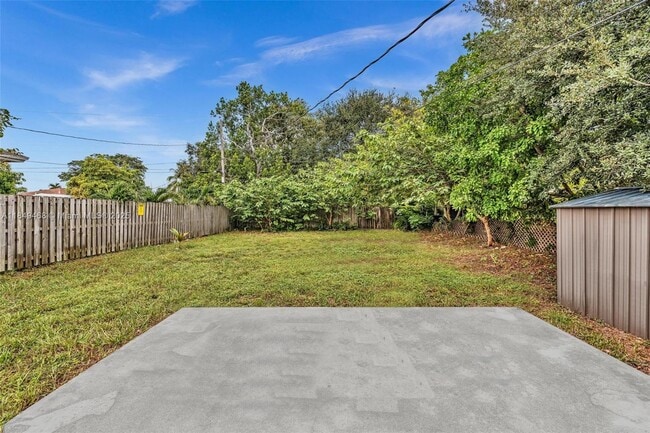 Building Photo - 520 NW 60th Way