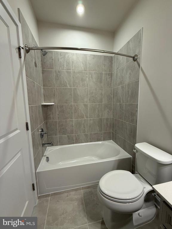 Building Photo - 4929 DUNHAVEN Dr