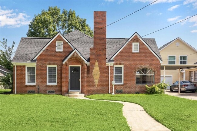 Primary Photo - 700 Avenue of Oaks St