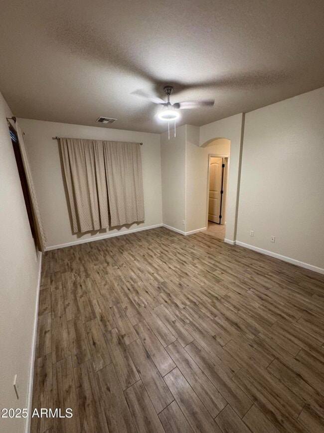 Building Photo - 4022 E Cherry Hills Dr