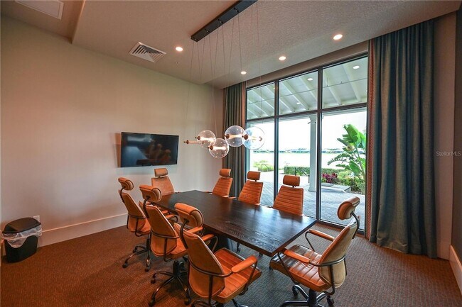 Building Photo - 1055 Waterline Ct