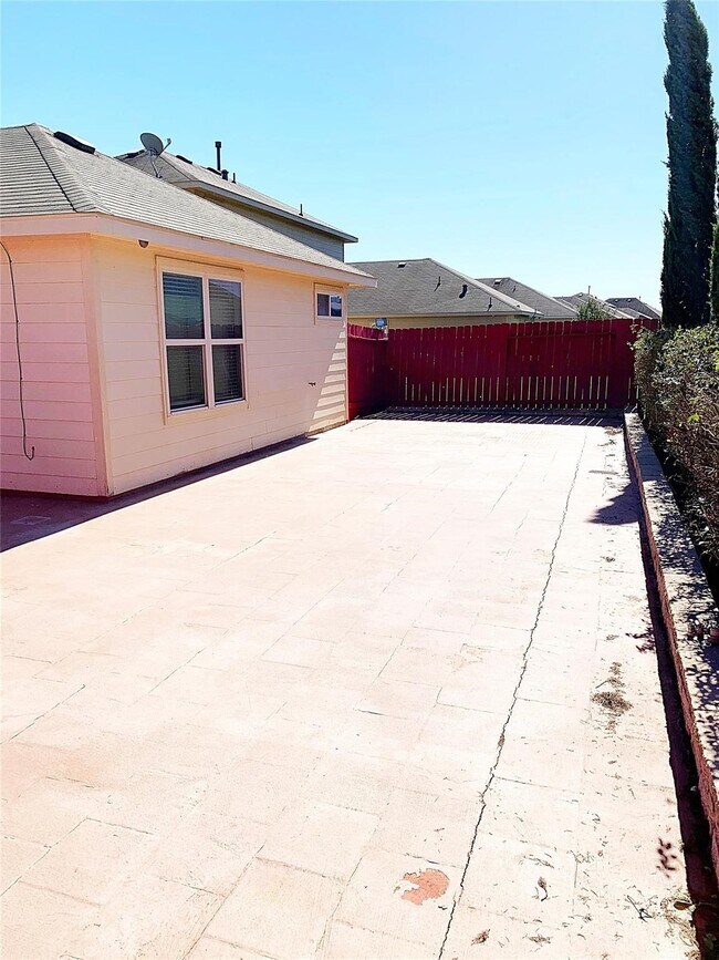 Building Photo - 5603 Sunfall Bend Ln