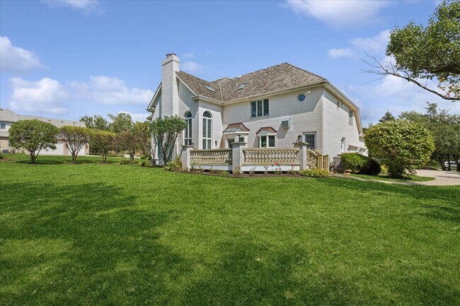 Building Photo - 9200 Falling Waters Dr W